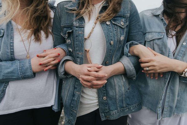 Comment choisir des vestes en jean pour un look casual chic ?